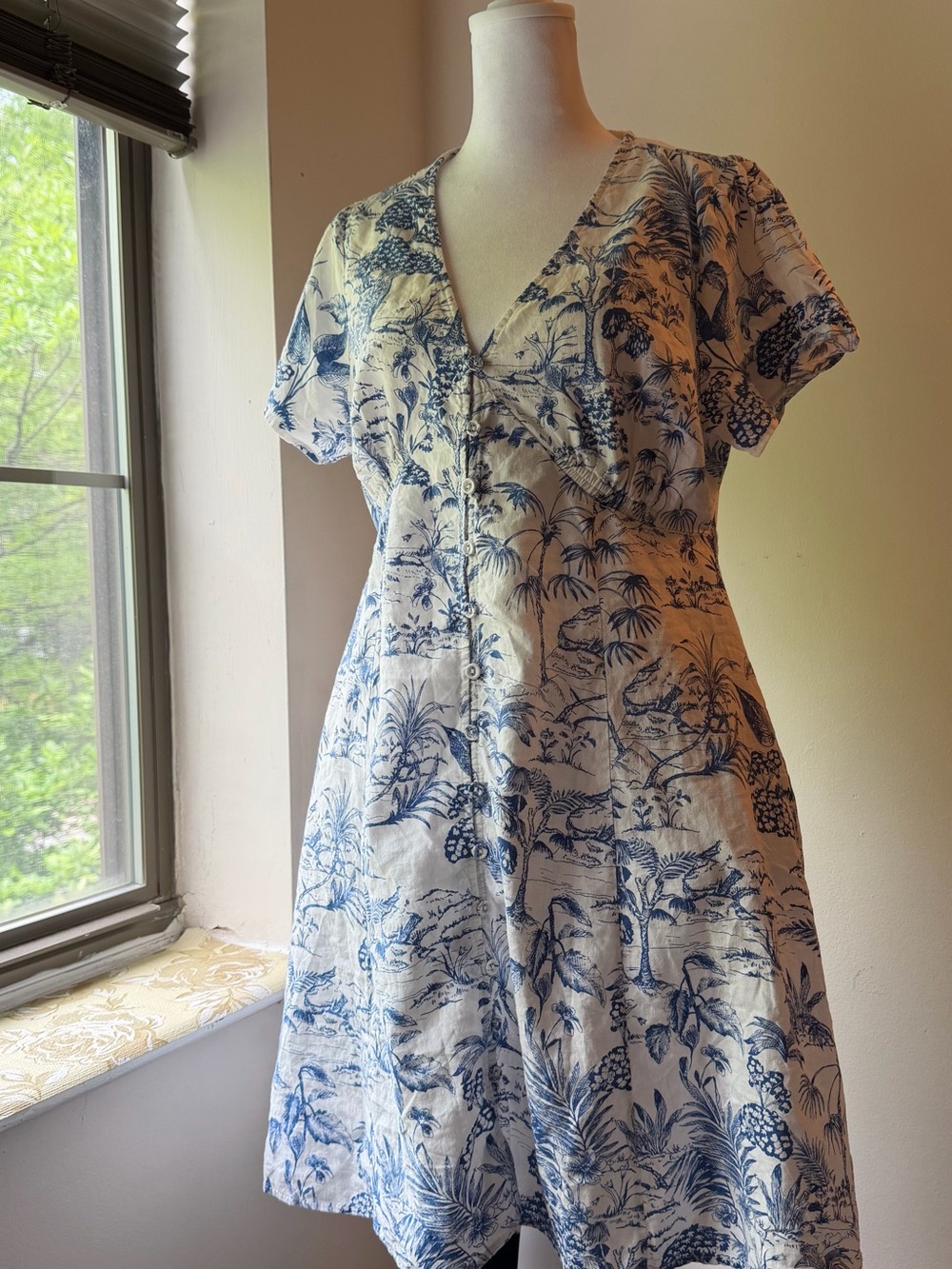 Vintage inspired Nicole Miller Toile Dress with Stretchy waist/chest/back Sz 10